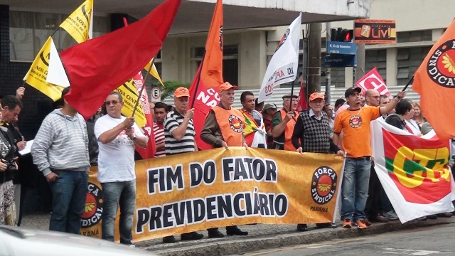 Centrais se reúnem hoje (15) com o governo para debater proposta alternativa ao Fator Previdenciário